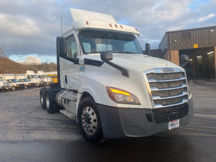2018 Freightliner Cascadia 126