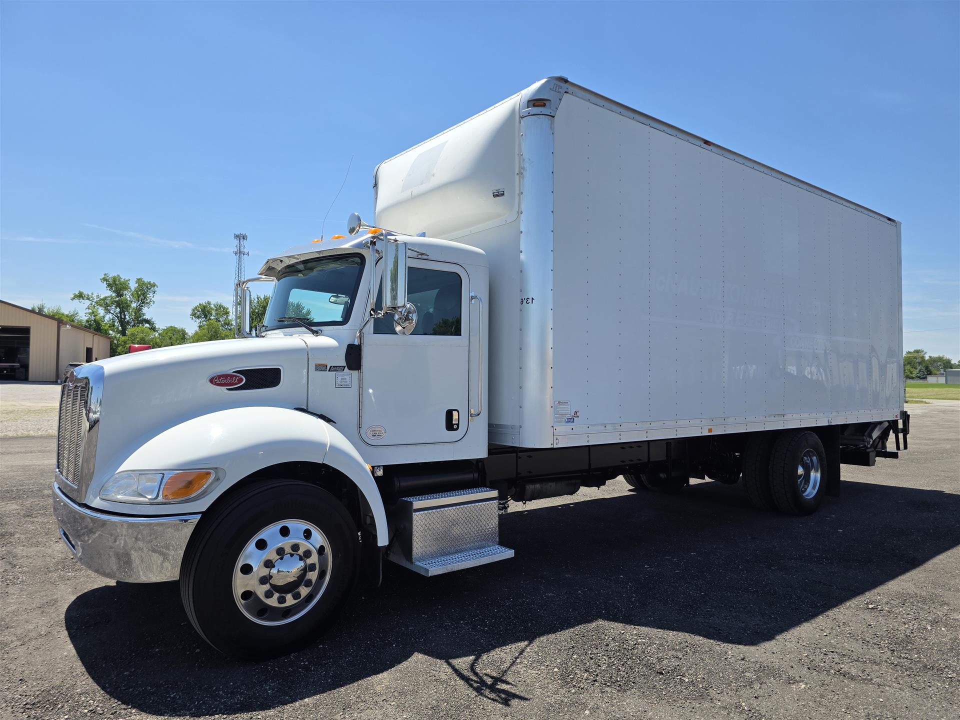 2017 Peterbilt 337