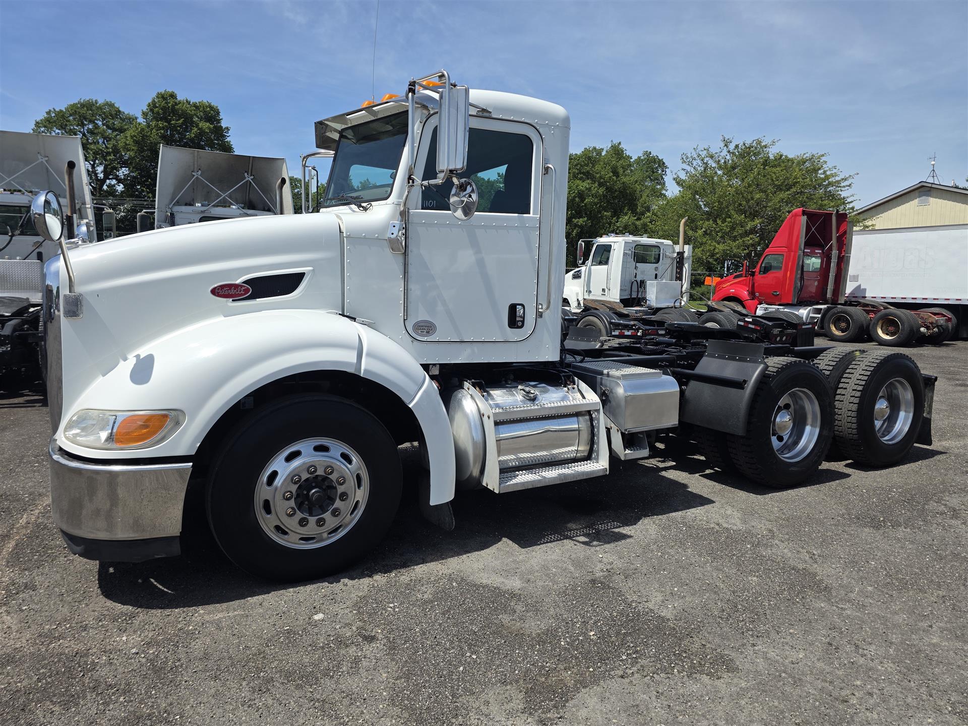 2010 Peterbilt 384