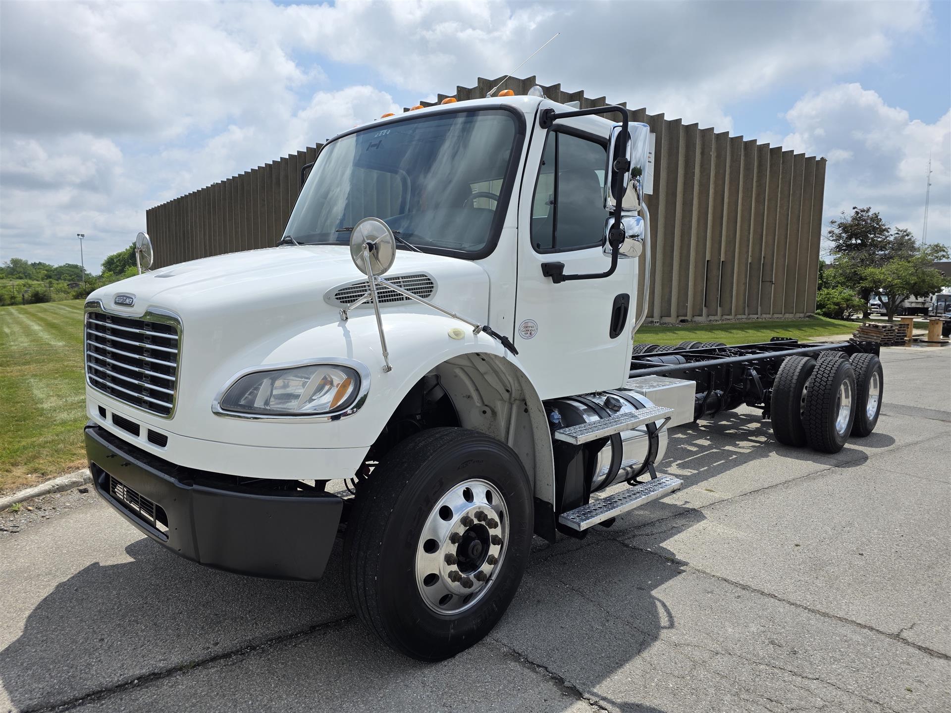 2015 Freightliner M2