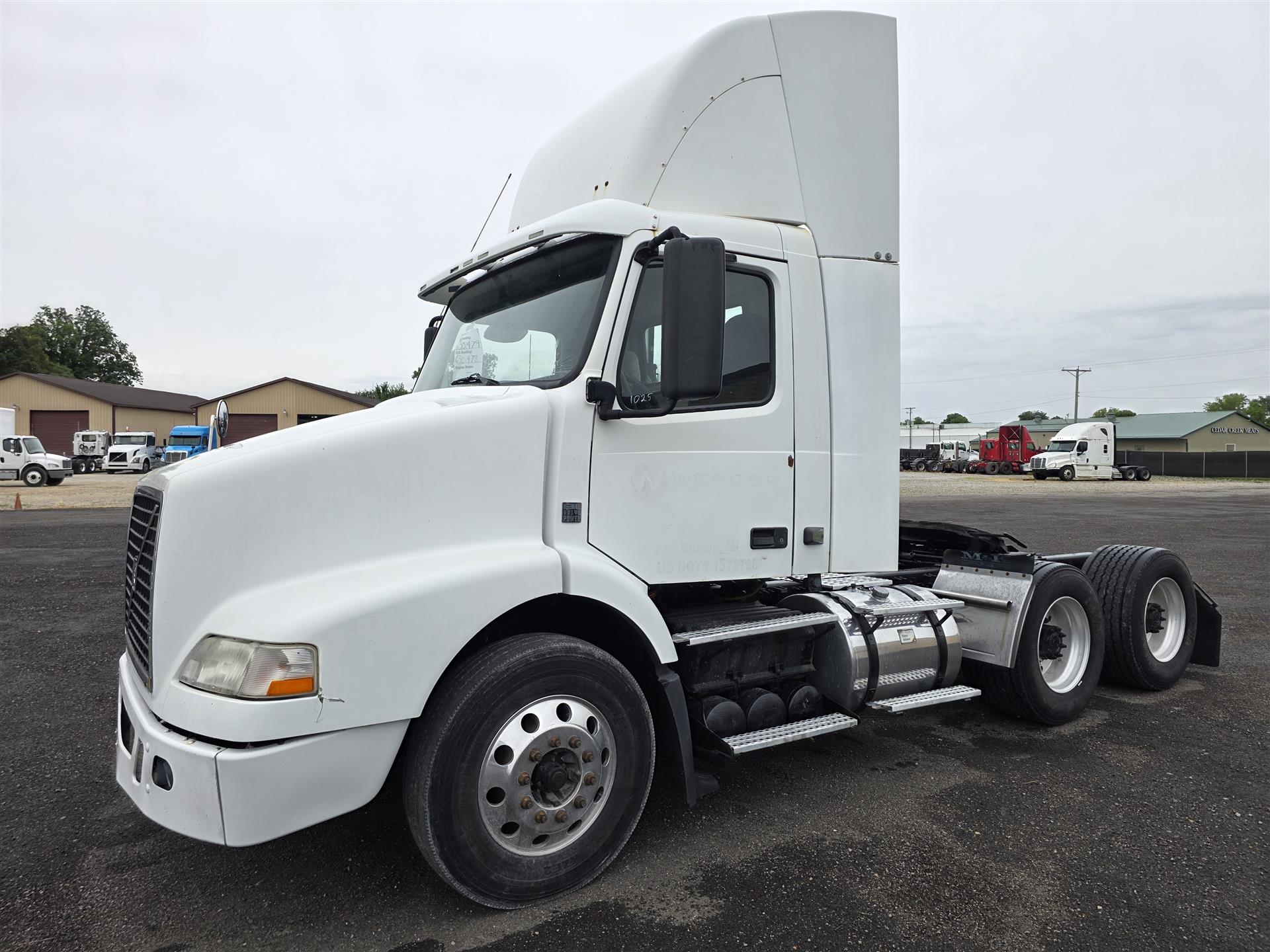 2008 Volvo VNM64T
