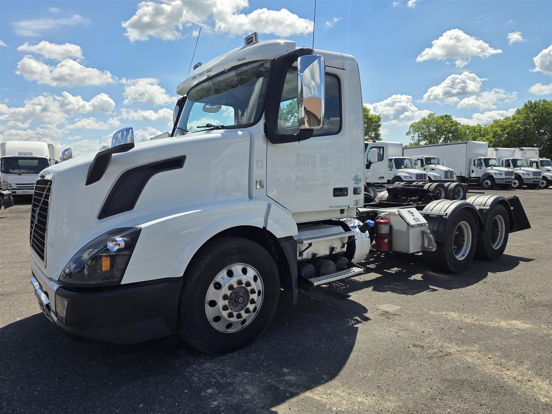2016 Volvo VNL64T