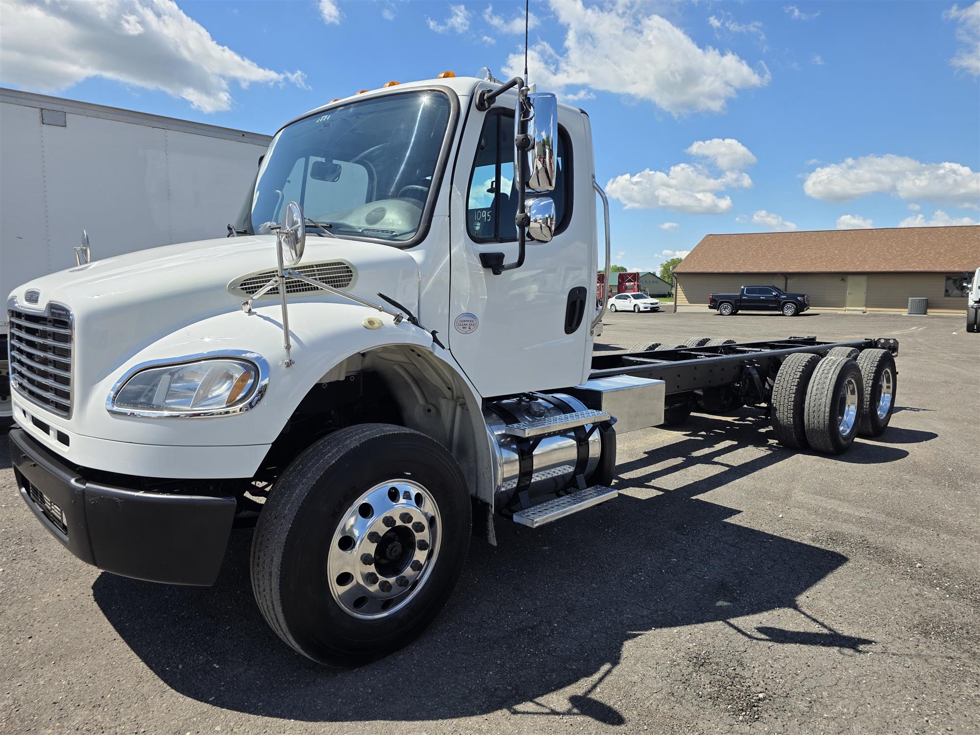 2013 Freightliner M2