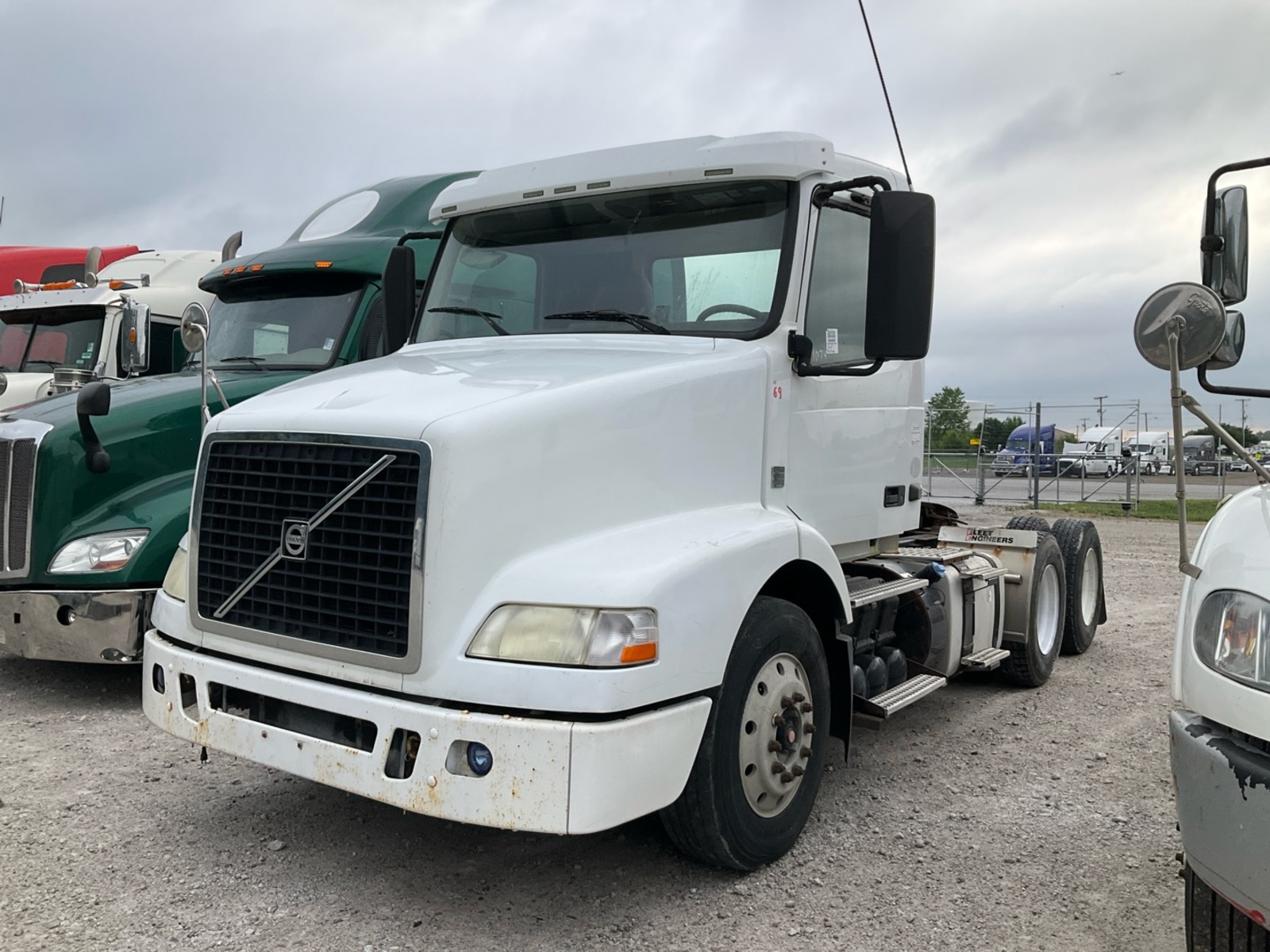 2013 Volvo VNM64T