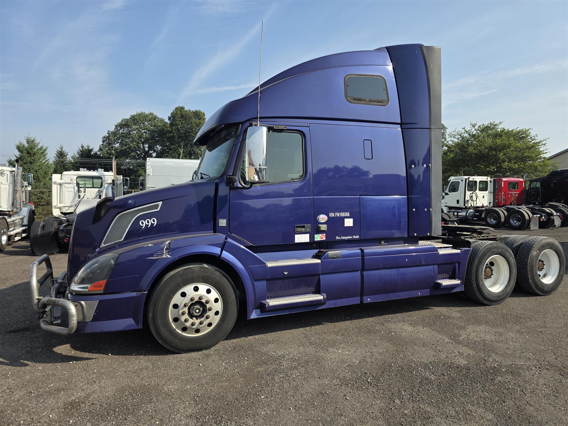 2015 Volvo VNL670