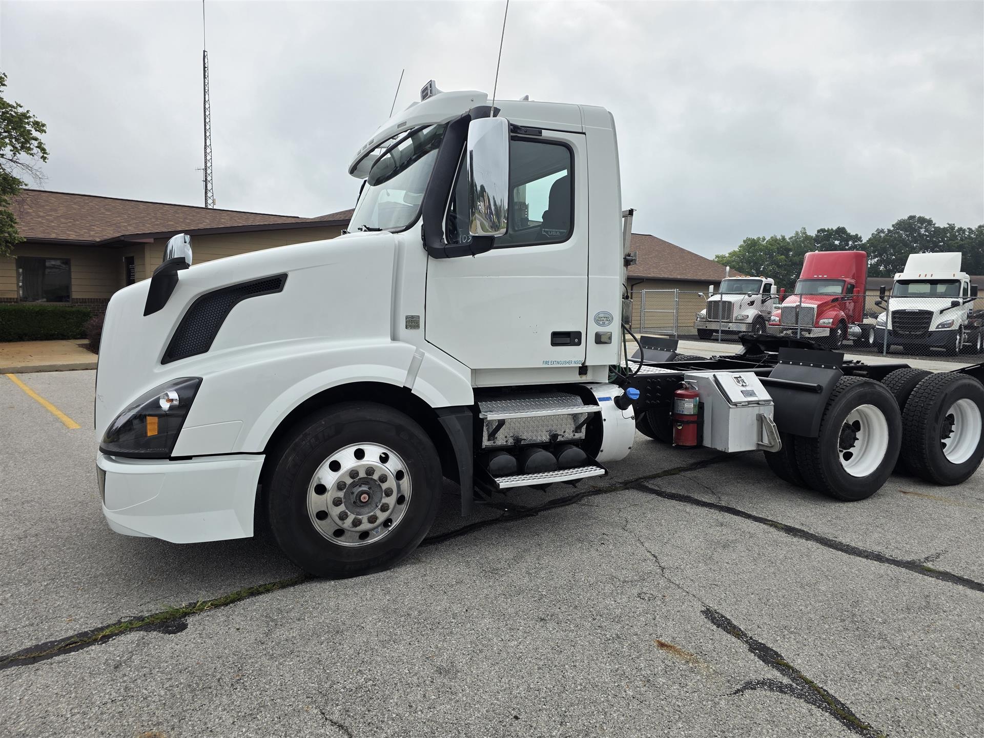 2016 Volvo VNL64T