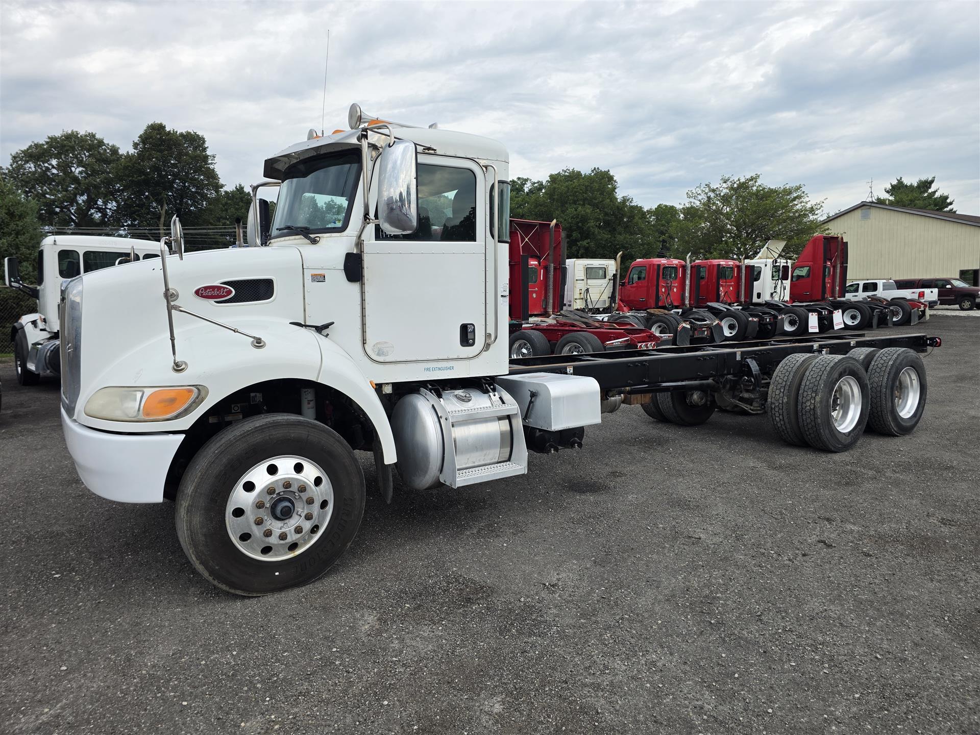 2016 Peterbilt 348