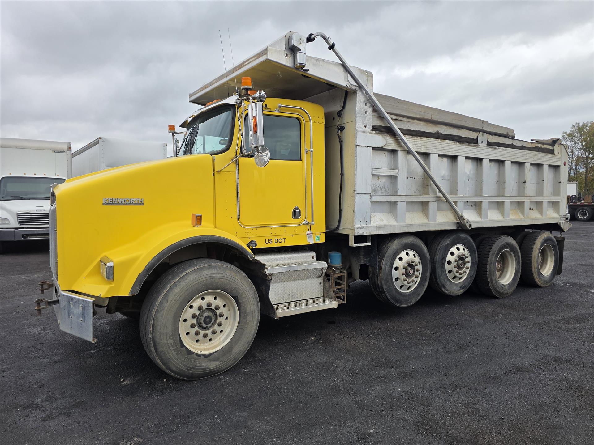 1999 Kenworth T800