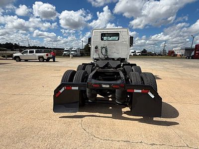 2019 Volvo VNL64T300