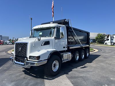 2026 Volvo VHD84B300