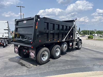2024 Autocar DC64