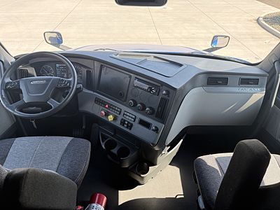 2022 Freightliner CASCADIA 126