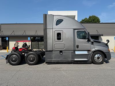 2022 Freightliner CASCADIA 126