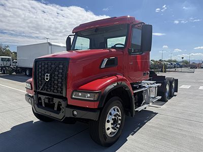 2023 Volvo VHD64FT