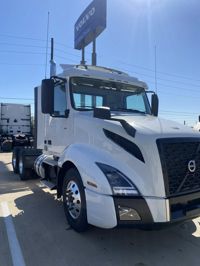 2025 Volvo VNL64T300