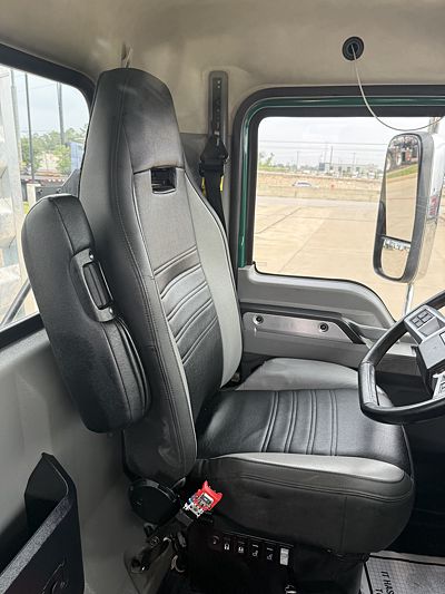2025 Mack PIN64T