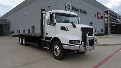 2025 Volvo VHD64B300