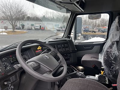 2026 Volvo VHD84F300