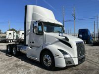 2025 Volvo VNL64T300