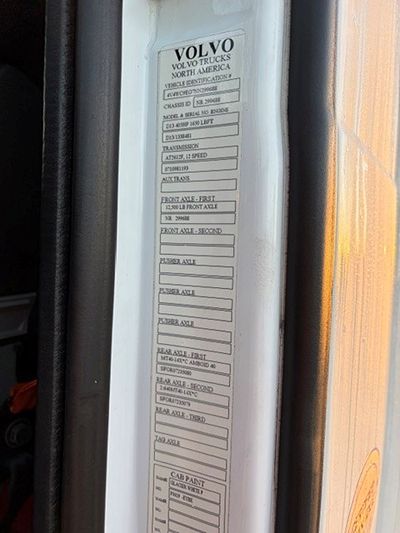 2022 Volvo VNR