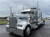 2023 Kenworth W900L