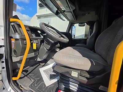 2023 Volvo VNL64T740