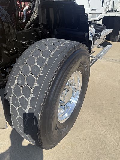 2021 Mack GR64F