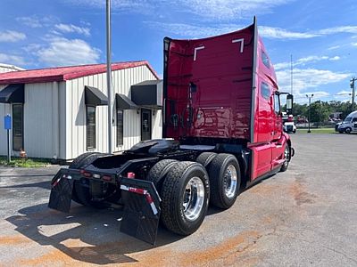 2022 Volvo VNL64T760