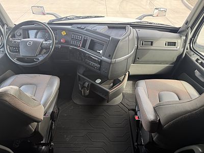 2024 Volvo VNL64T860