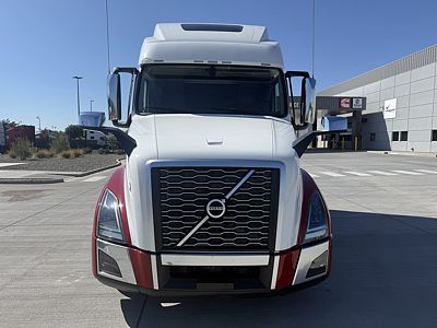 2025 Volvo VNL64T860