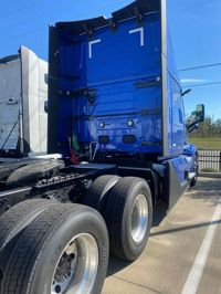 2025 Volvo VNL64T660