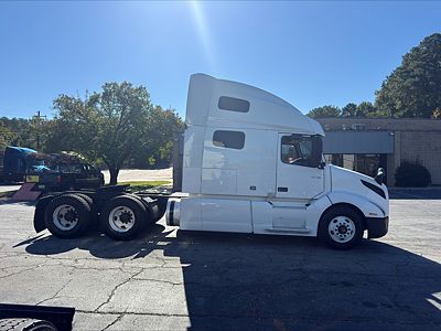 2020 Volvo VNL64T760