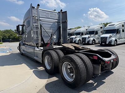 2024 Volvo VNL64T740