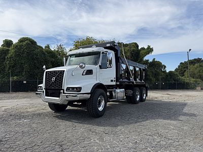 2027 Volvo VHD64B300