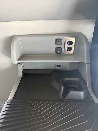 2027 Volvo VNL64T860