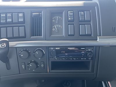 2026 Volvo VHD84B300