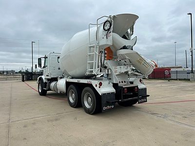 2026 Volvo VHD64B300