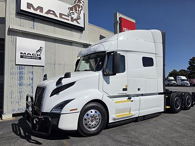 2023 Volvo VNL64T740
