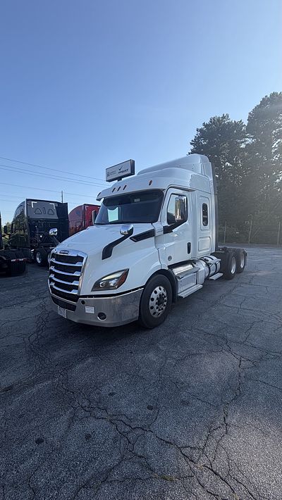 2020 Freightliner CASCADIA 126