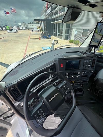 2027 Mack ANTHEM 64T
