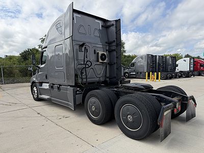2022 Freightliner CASCADIA 126