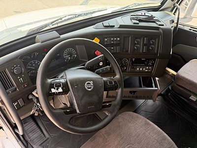 2021 Volvo VNR64T760