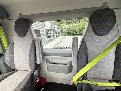 2027 Volvo VNL64T300