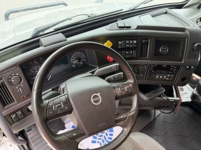 2024 Volvo VNL64T760