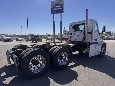 2026 Mack PIONEER 64T