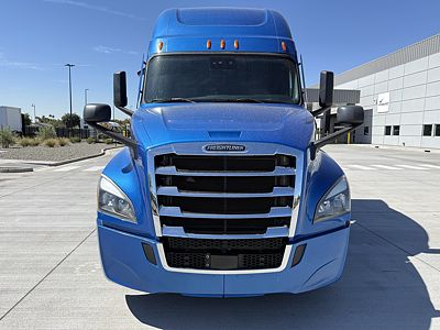 2022 Freightliner CASCADIA 126