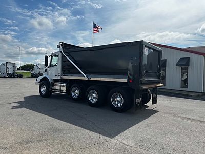 2025 Volvo VHD84B300