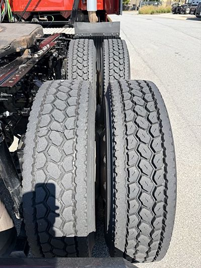2024 Volvo VNL64T860
