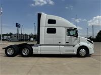 2022 Volvo VNL64T860