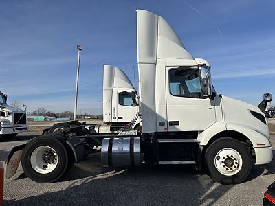 2020 Volvo VNM200